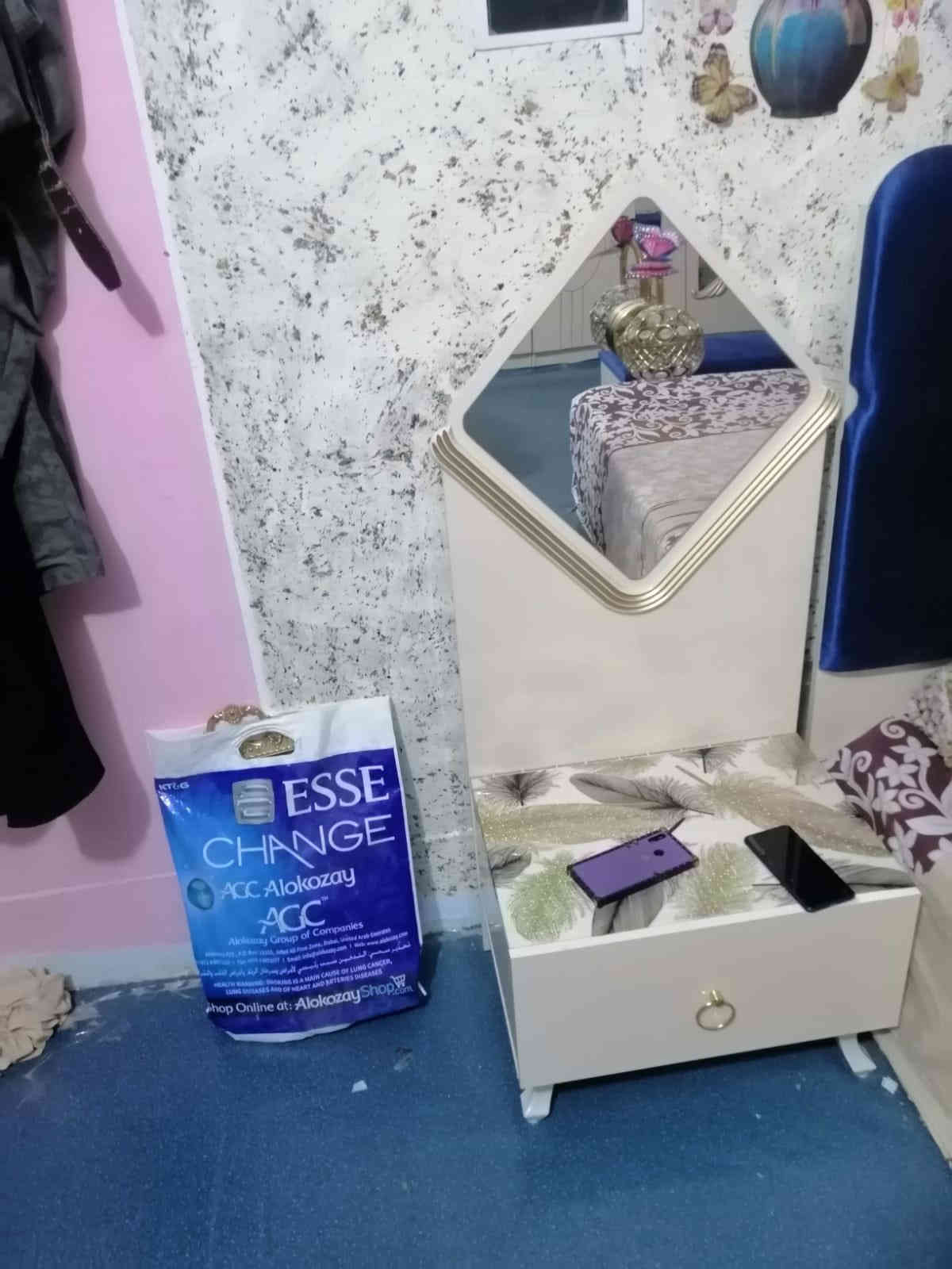 السلام عليكم غرفتين نوم تركيات مستخدمات ٣ اشهر كل غرفة تتكون من ٧ قطع سعر الغرفة ٧٥٠ الف مكاني بغداد/المدائن اي استفسار المراسلة ع هذا الرقم بي واتساب ***********
