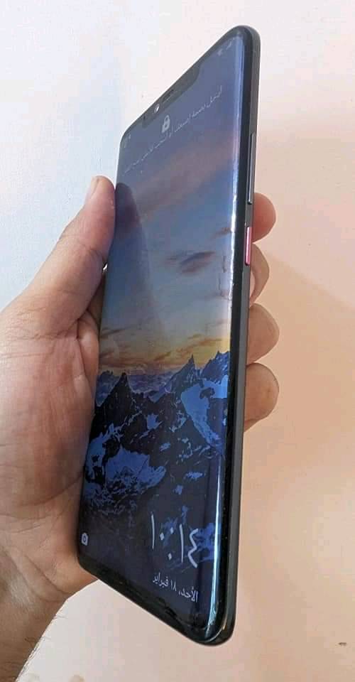 هواوي ميت 20 برو نظيف جدا مكفول 
ويا كارتونته فقط وحافظه السعر 250 الف 
مكاني النجف 