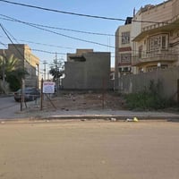 عرصة ركن للبيع في حي الجامعة المساحة 200 م  قرب الشارع الرئيسي الجامعة...