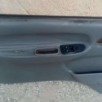 بطانة جهت السايق نظيفة السعر ٧٥ قفل المكان بغداد ٠٧٧١١٥٠٦٥٩٥