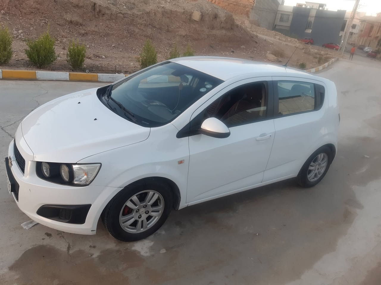 شوفرليت افيو 2012 
#كوري .. كير محرك شرط 
سيارة بدون صبغ فقط
كير عادي تبريد تدفئه كلو شغال
 طخم جديد 
باتري جديد 
السعر 65 ومجال بسيط
الاستفسار 
***********
