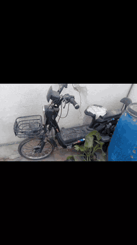 سلام عليكم بايسكل شحن عدد 2 للبيع نضيف مستخدم قليل نقص بطارية سعرهن 200وبيهن مجال الاتصال رقم***********
