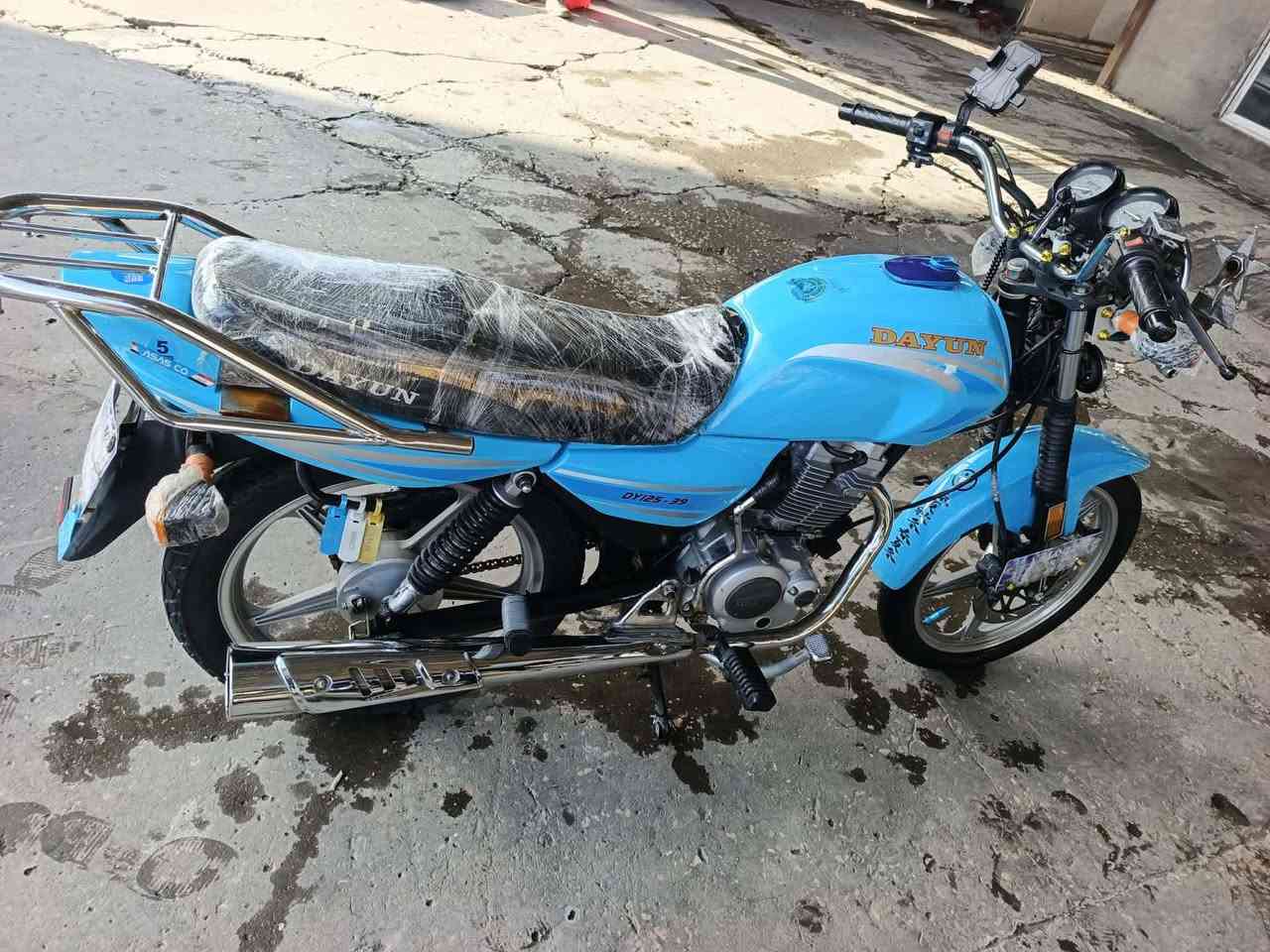 سلام عليكم حبايب دايوان عضم موديل ٢٣
اوراقي اصولي جاهزه وناشفه 
لون الاصلي برتقالي وشاد سيت سمائي اصلي موتجاري 
سعر ١٤٠٠ وبيها مجال 
***********
