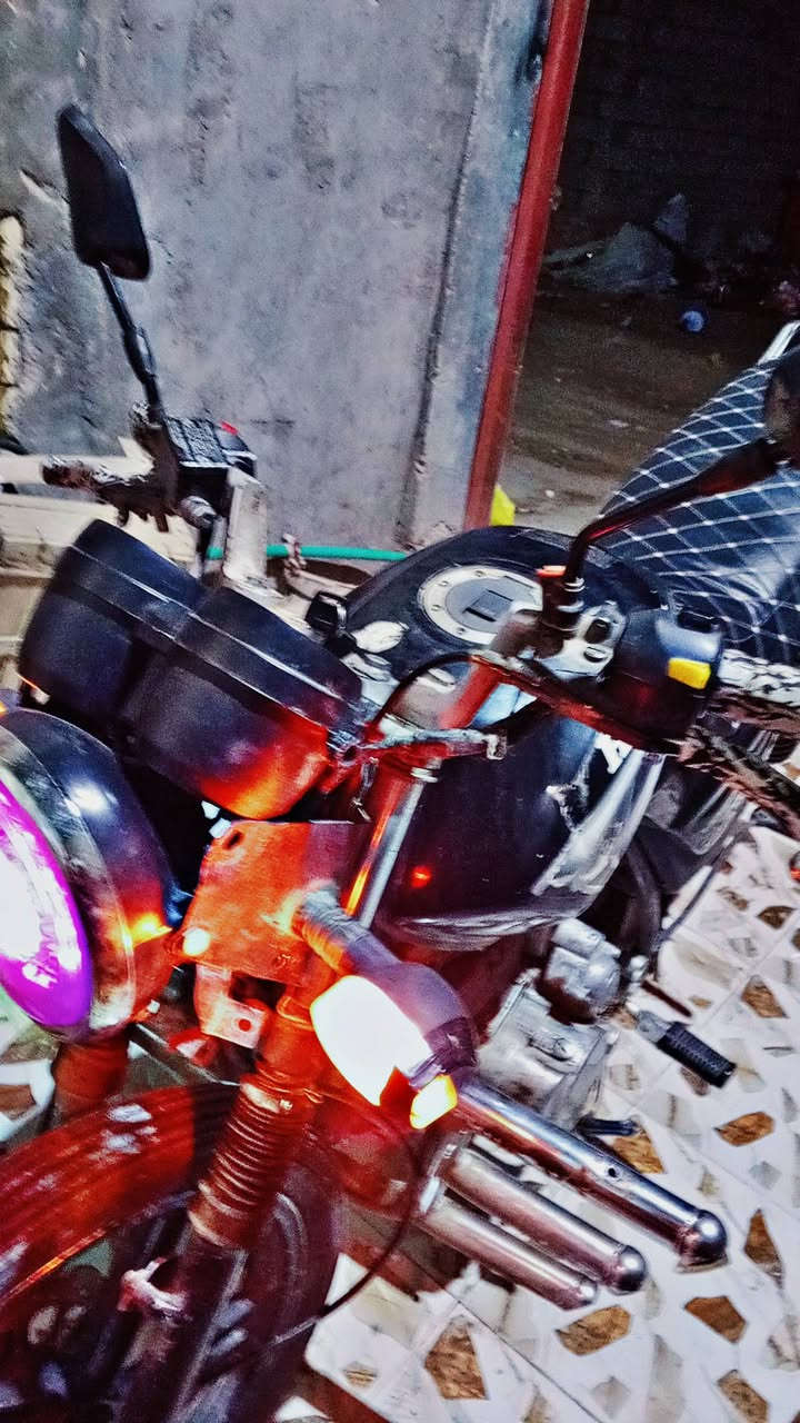 السلام عليكم دراجه هيوشه للبيع موديل 2018 دراجه نكره صلف كهربائيات كامله  للأستفسار (***********)بي واتساب
