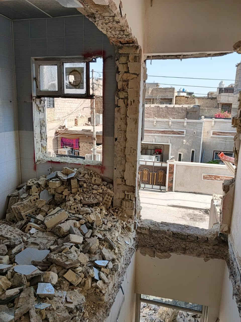 يوجد كادر عمل متكامل لتنفيذ الأعمال التالية:

✔️ تكسير الجدران✔️ قلع الكاشي والسيراميك✔️ أعمال الترميم والصيانة✔️ تنظيف الأنقاض ومخلفات البناء✔️ رفع بقايا الجص والبورك والأنقاض✔️ إخلاء البيوت بالكامل✔️ نقل ورفع الأثاث✔️ تطبيق السيراميك✔️ ترميم السطوح✔️ تنظيف البيوت من الأوساخ والمخلفات بعد أعمال البناء والترميم✔️ نقل الأثاث أو نقل البيوت

📍 الخدمة متوفرة في جميع مناطق بغداد (الكرخ والرصافة)

📞 للاستفسار والتواصل:(واتساب واتصال)
***********
⭐ أسعار مناسبة⭐ إنجاز العمل بأسرع وقت ممكن

🌹 أهلاً وسهلاً بالجميع 🌹
