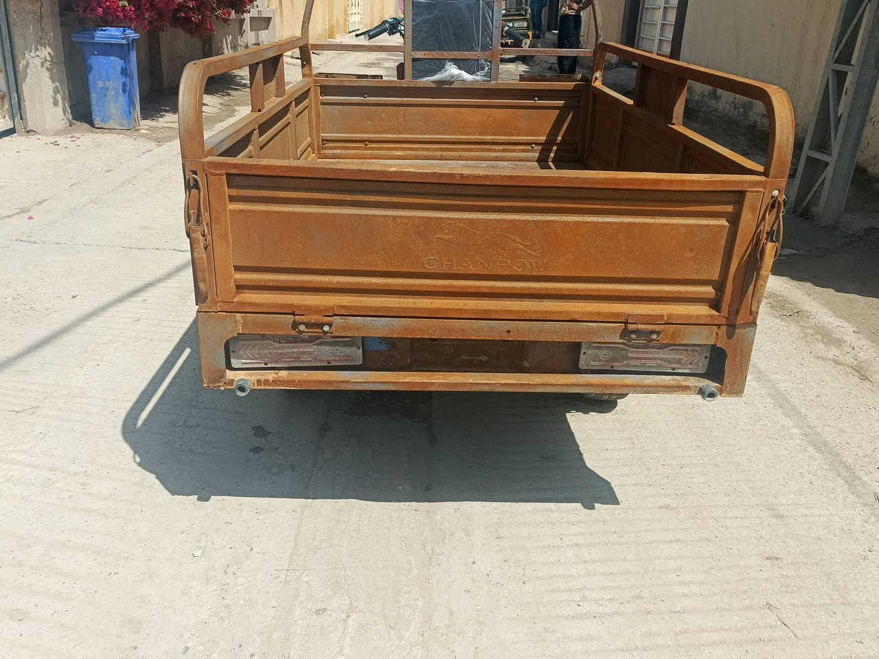 السلام عليكم ستوته جمره صقر موديل 2019 ستوته مكفوله مال جناي ترايك وين ماچان تخم تاير نضيف 
سعرها 1300وبيه مجال حك جيه 
المكان حله ورديه خارج يم معمل ابو كيره 
رقم الهاتف ‏‪***********‬‏
