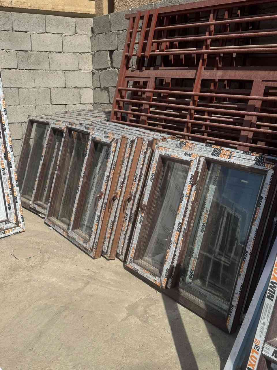 ***********
العنوان تكريت شارع الحولي مال زهور قرب مدرسه نضاميه  مجاور الصيدلية 
ابواب بلاستك جديد الابيض بسعر 60الف والجوزي بسعر 90الف وابواب وشبابيك حديد بسعر مناسب
