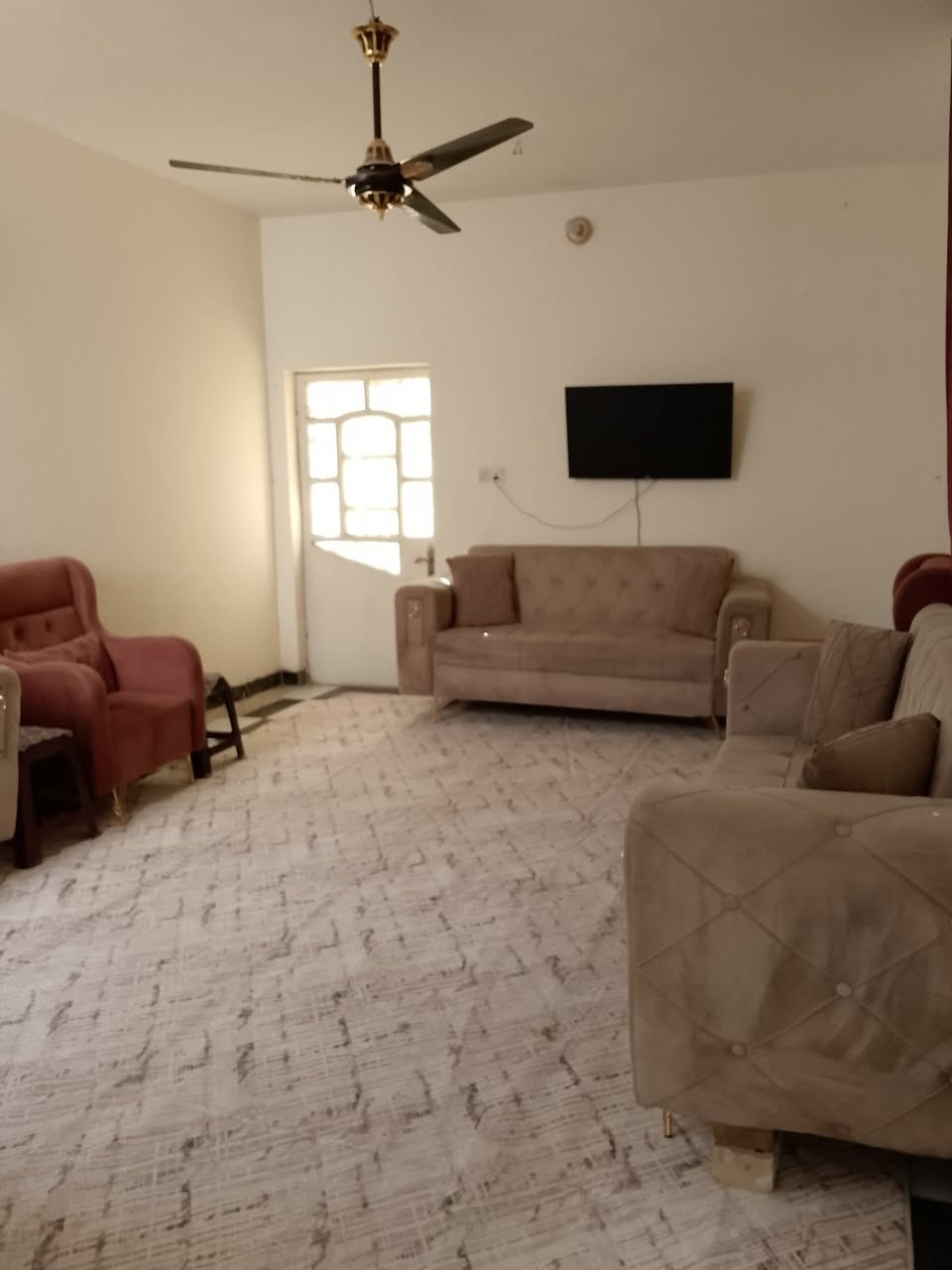 شقة مؤثثة للايجار لايجار شارع 80 نجف خلف اسماك غرناطه للاستفسار *********** واتساب
