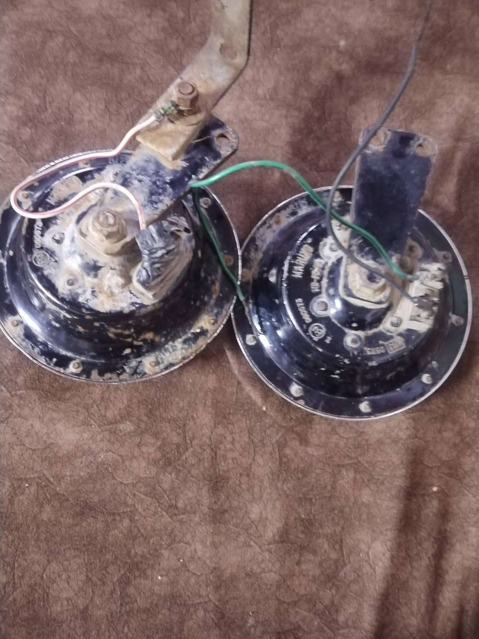 السلام عليكم  /مكلف بل نشر /يوجد هورن بوش /8/براقي للبيع اصلي  السعر /150/ الف /انه مشتريهن 300/ العنوان القرنه الشرش تصال /***********
