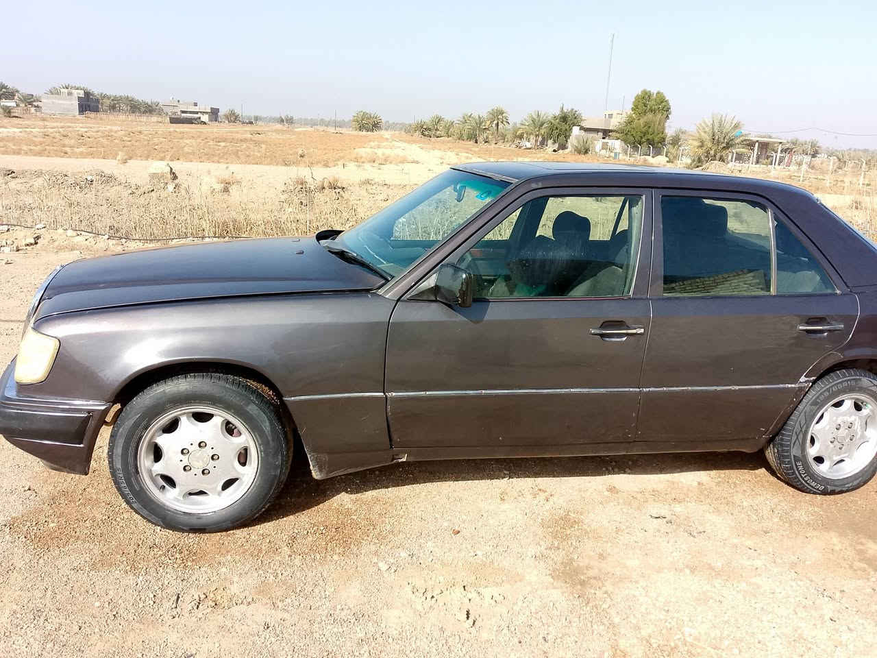 مارسدس موديل 1991 رقم قادسية انكليزي جديد سنوية لل2031 بسمي تحويل مباشر محرك 4سلندر ابلادي قواعد نظيفة جدا 
السعر 40 وبيها مجال للاستفسار اكثر اتصل ***********.
