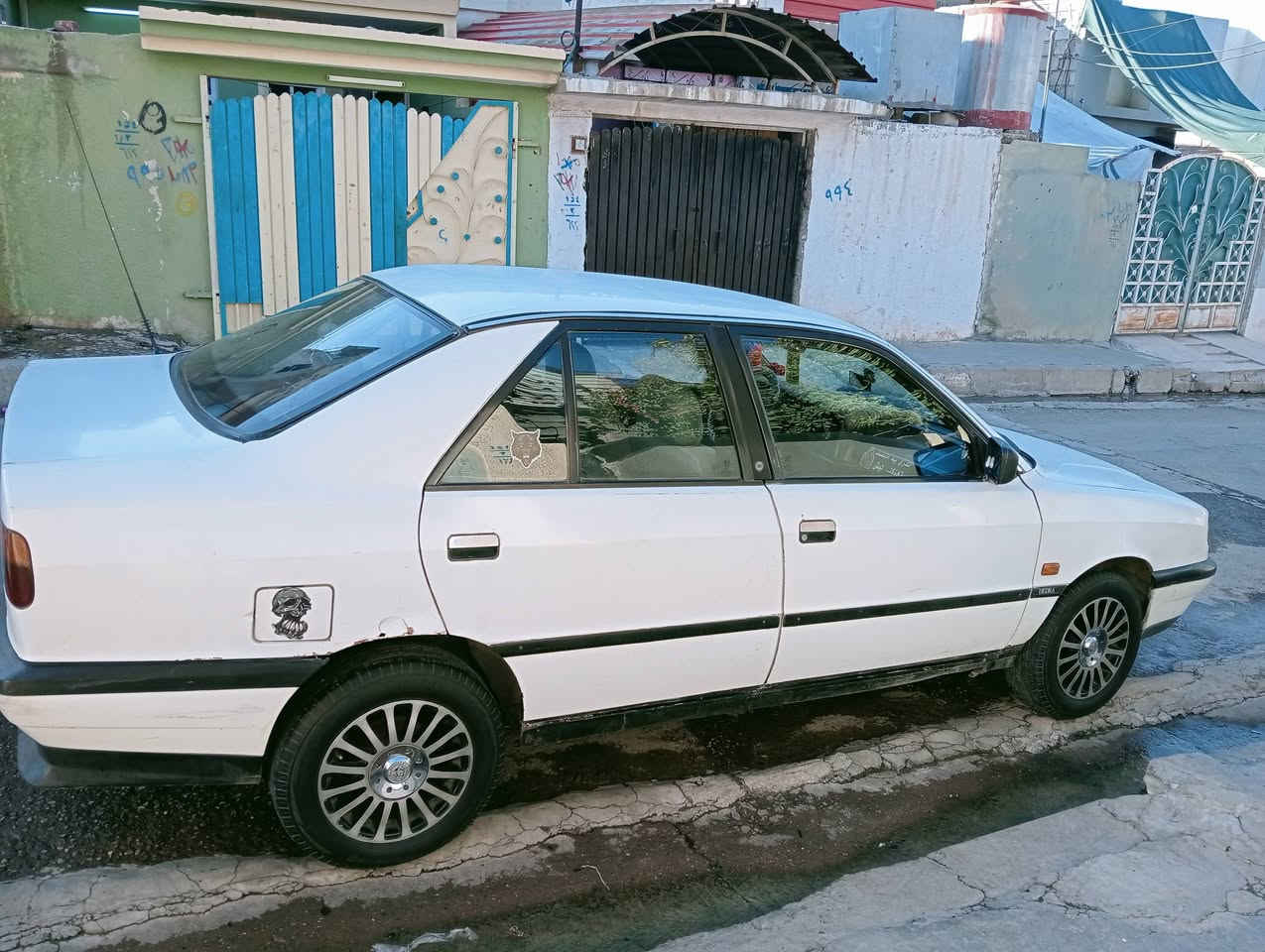 سياره للبيع نظيفه استفسار على الرقم ***********
