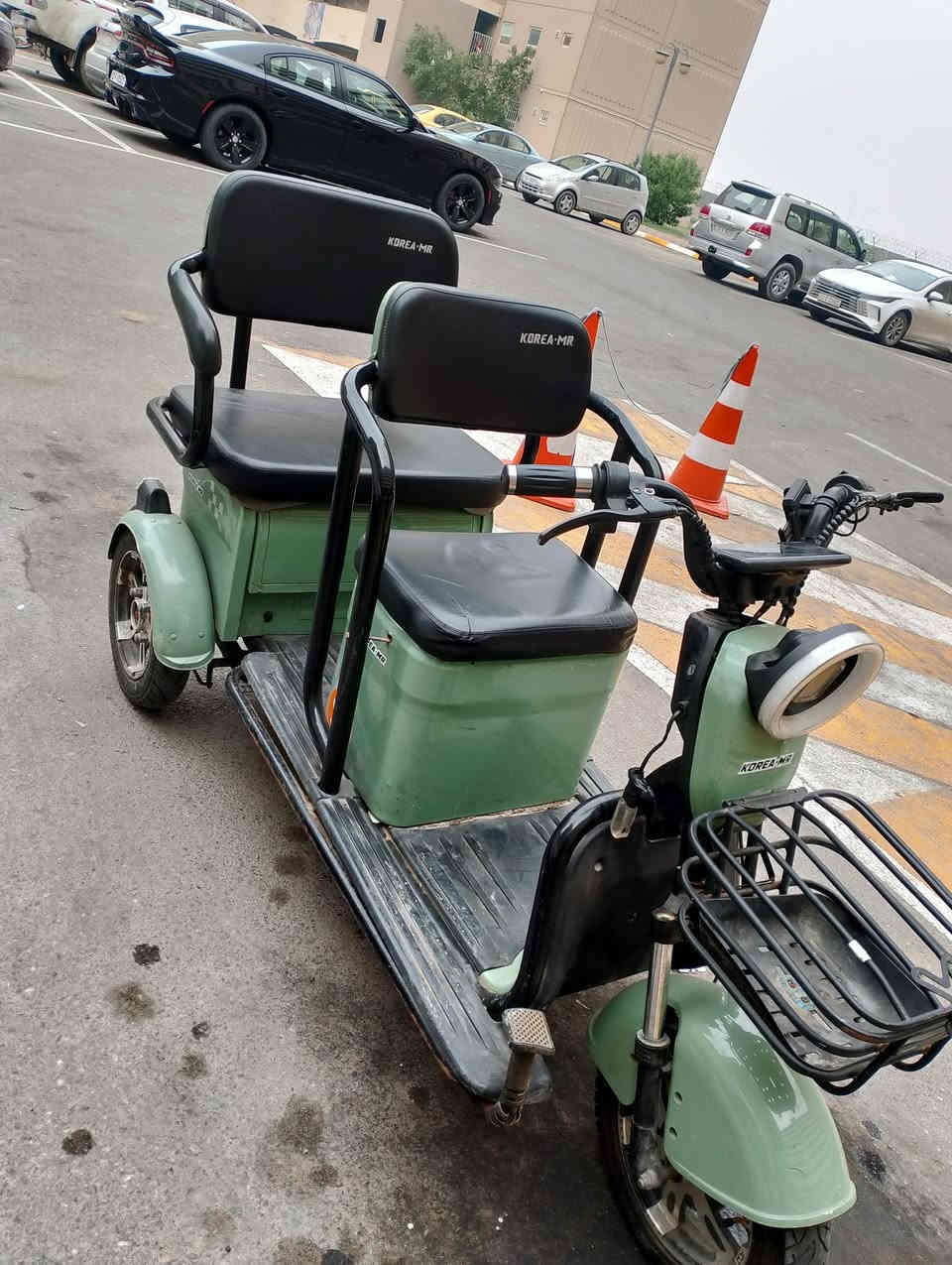 السلام عليكم دراجة شحن للبيع 
4 بطاريات هسة شادهن جدد 
يرادلها ترتيب فقطط
بطاريات ملف وعقل مكفولات 
العنوان بغداد بسماية 
السعر 750 وبيها مجال بسيط 
الرقم ***********
