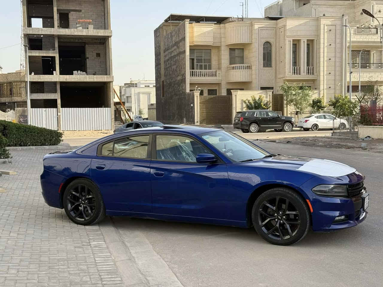 السلام عليكم 
جارجر موديل 2021 فول مواصفات
SXT بلاص. شاشه كامره حساس (فتحة) كشنات جلد كهربائيه. خزن ميموري تحكم ستيرن تشغيل عن بعد. كشافات تو ويل محرك 3600. وارد امريكي. ضررها دعامية فقط . ماشيه 76m جاهزه السياره 
رقم بغداد تحويل ثاني يوم
شراي يخابر ع رقم
***********
مكاني بصره
