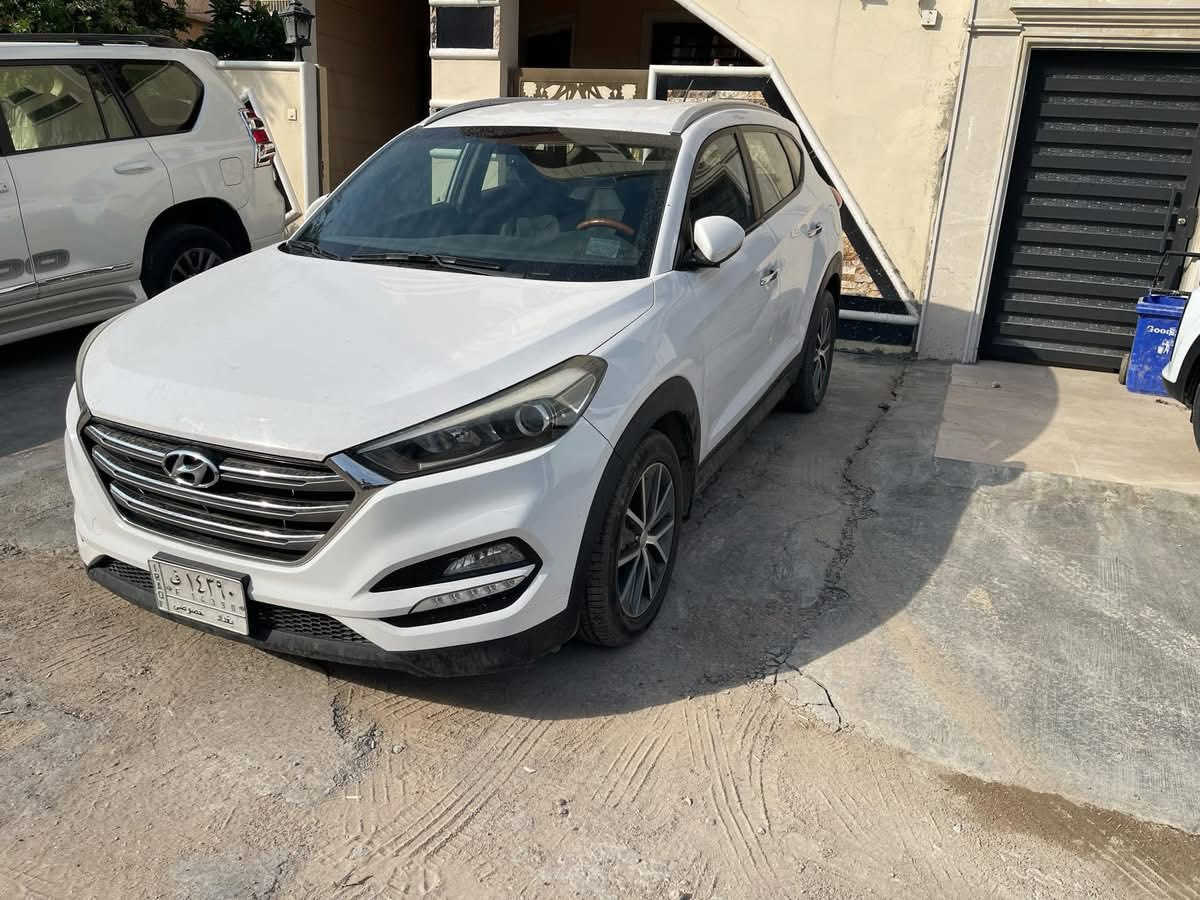 السلام عليكم من رخصه الادارة المحترمه توسان مديل 16 بيها بابين تبديل وكاله والسونار بل المنشور مكان السيارة بغداد الشعب السعر ١٦٥ رقمي ***********
