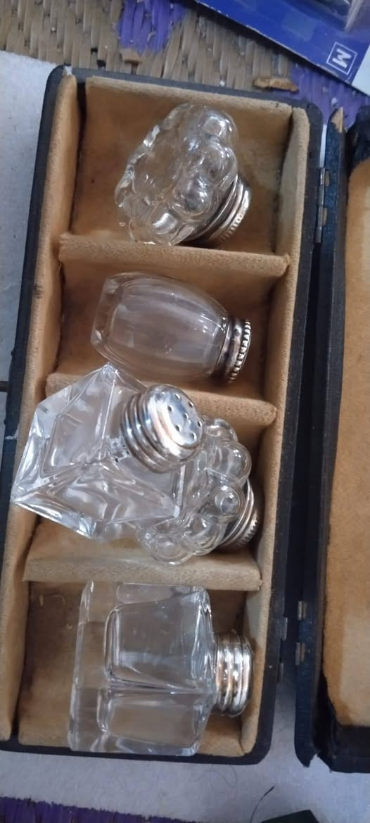 مملحة عدد ٢ الغطاء فضه ٨٠٠ للبيع سعر المجموعه ٥٠ الف


**إذا كنت صاحب هذا الإعلان وتريد حذفه لأي سبب، رجاءا أرسل رسالة إلى الدعم الفني**