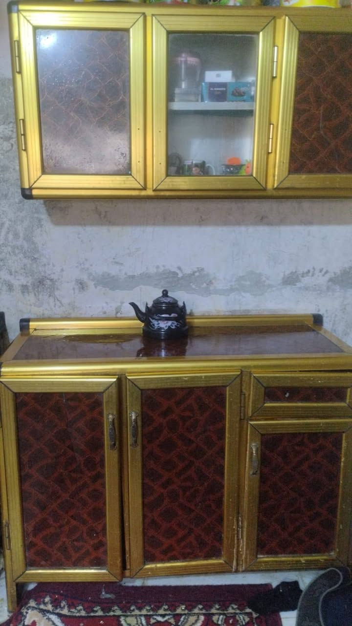 (التخم 5 قطع 3 زغار و 2 كبار ب ٨٠ )...( السنك مرمر ب90 ).....
(و الكاونتر ب 70)..... 
مكاني ناصريه حي الشهداء نهاية شارع النص قرب العيادة رقمي ***********
