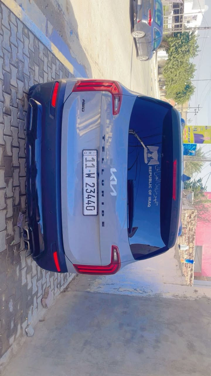 السلام عليكم ورحمة الله وبركاته. .
______________________________________

اسم السيارة:كيا تولرايد. 

اسمنتي  مميز 

الفئة:SX.  برستيج

المديل :2022 فول 1/1

اللوحة: بغداد

الضرر: تبديل بابين وجاملغ امامي جهة اليسار. علما البابين اجن وياهن من امريكيا اصلي تفصيخ  

رقم الشاصي : 5XYP5DHC6NG255579

———————————————————————***********
