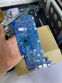 لابتوبين • كور i7 جيل الثامن • سيليرون N3350