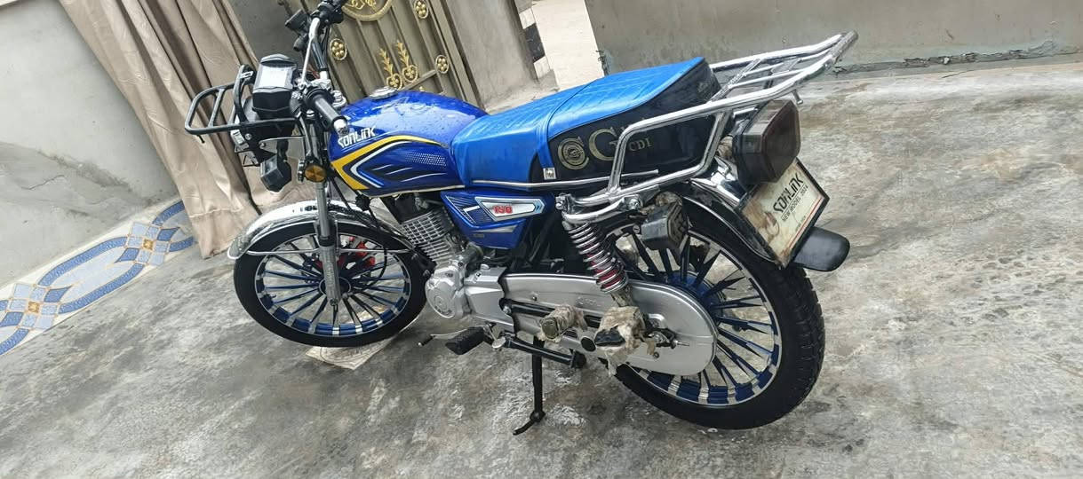 ايراني موديل 2025
مكينه بلديه ما ممدود عليها سبانه الدراجه كلش نضيفه وحلوه شوفت عينك تجي تفحص وتقتنع وتاخذ ما ناقصها اي شي كامله مكمله بس شغل وتطلع صلنصه رياضي والباديه موجوده همات
  (ما مرقم )
السعر 850وبيها مجال الشراي يراسلني وبي خير ويدالل اوتصل


**إذا كنت صاحب هذا الإعلان وتريد حذفه لأي سبب، رجاءا أرسل رسالة إلى الدعم الفني**