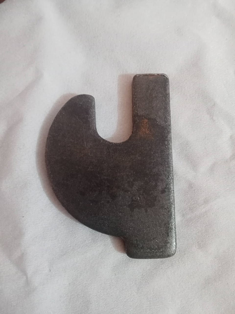 سلام عليكم عدنه حلاقات نبيع كميات سعر الكيلو الف و200 دينار مكانه بغداد العبيدي الرقم ***********
