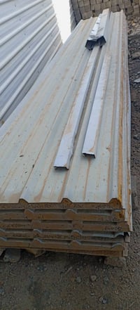 سندويج بانل • مستعمل ٨٠٪ • مزاريب