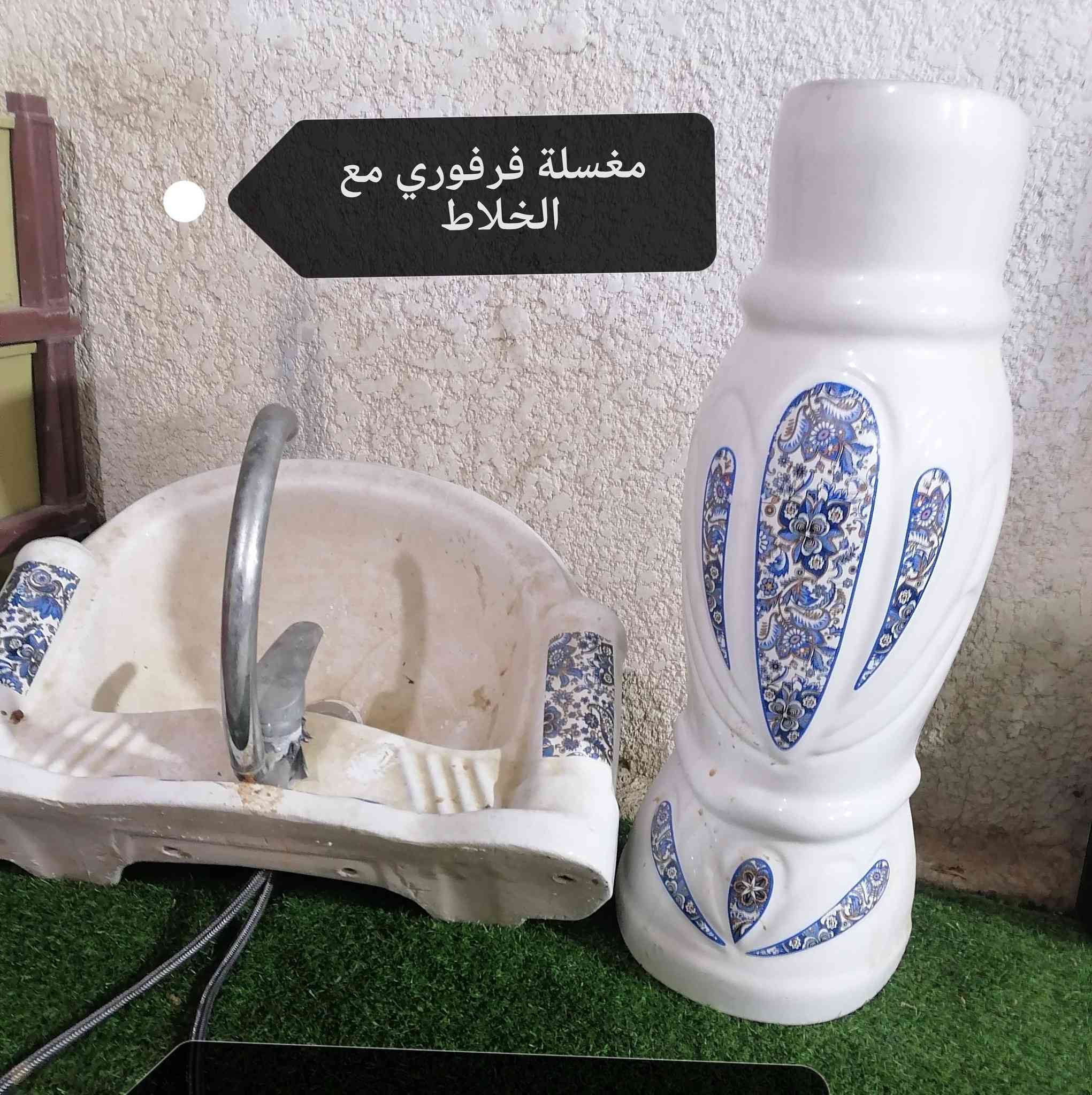 غراض مطعم للبيع العنوان الكوت للاستفسار الاتصال على الرقم ***********
