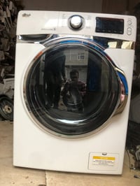 غسالة LG • ١٢كجم • ٨كجم