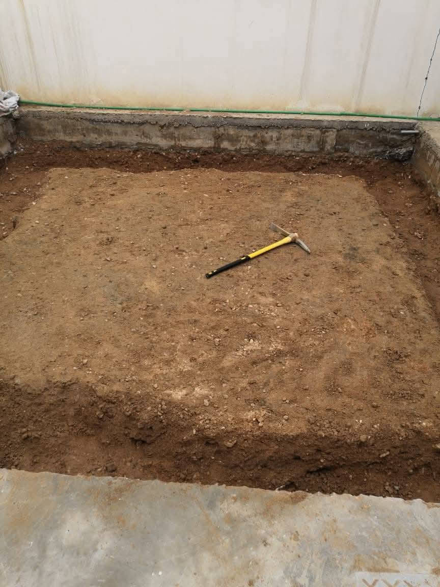 السلام عليكم اخوان  حفر حدائق وتنظيفها ورفع مخلفات السبيس الأنقاض وتبدليها بزميج او تربه صالحه الزراعه في مجمعات داخل النجف الاشرف  فقط  اتصل على الخط او واتساب  ***********
