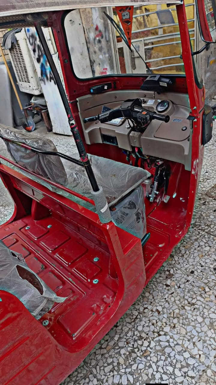 اسلام عليكم شباب تكتك موديل 2020 اوراق اصولي اتعهد باوراقهه تكاتك تخم تاير جديد  مكينه لا تنقص ولا تبخير خير من الله العنوان واسط قضاء العزيزيه لسعر/// 5500/// ***********
