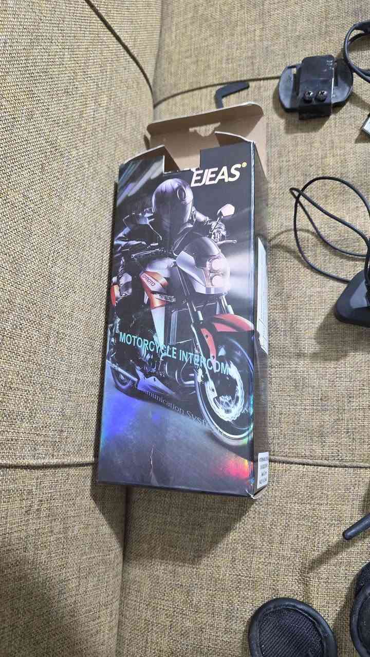 سماعات خوذه اصليات  قطعتين ثنينهم 35 وبيهم اتصال لاسلكي وهواي مواصفات للتواصل  *********** موصل, نينوى
