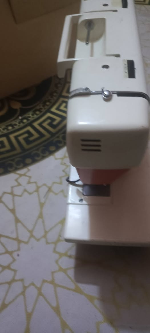 مكين خياطه البيع بعدهن  نضفات كلش السعر خاص ***********
