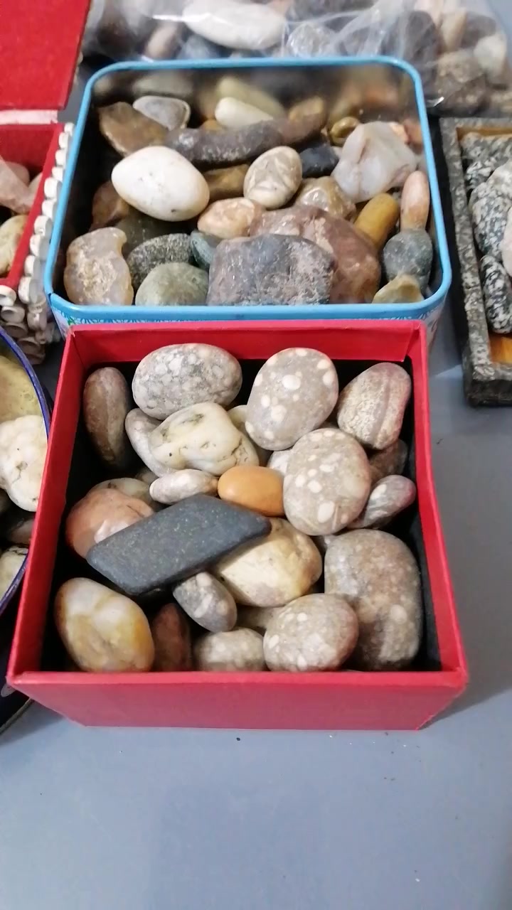 خوان هاي المجموعه من الاحجار بيه عقيق خام رسليناني خامات وحجر الحنطه وسلطاني للبيع كل المجموعه القطعه بالفين بعده محد ناگله وبيه طاقات عجيبه شرط ابيع شلع


**إذا كنت صاحب هذا الإعلان وتريد حذفه لأي سبب، رجاءا أرسل رسالة إلى الدعم الفني**