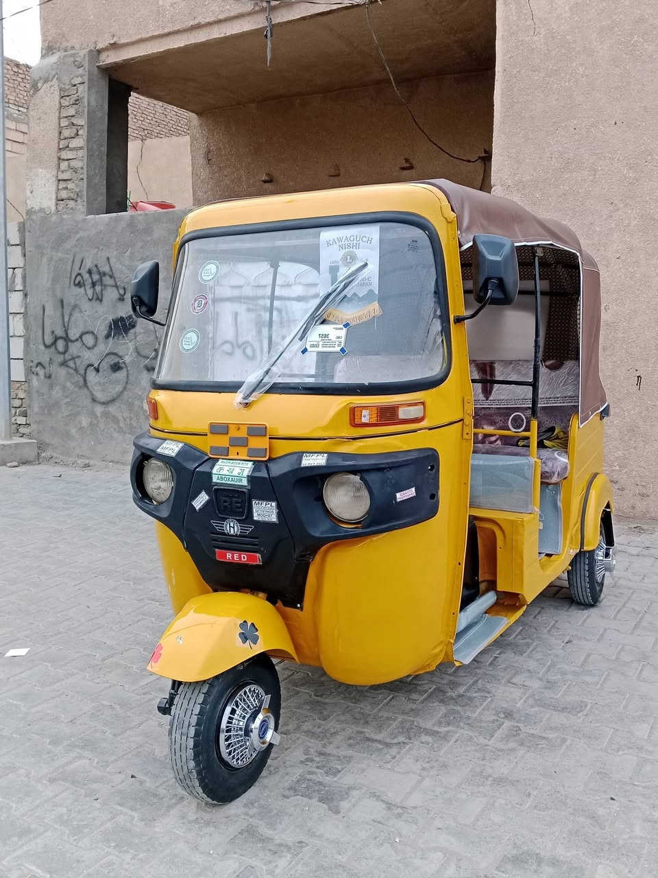 من رخصه الادمن 
السلام عليكم تكتك 19شهر ال2
سنويه كوت  باسمي
مكينه مجفته مره وحده
تخم تاير جديد
كهربائيات جديده شغاله
مابيهه اي ضربه 
معمره كامل مابيهه اي خياس
مصبوغه للجماليه
السعر 5وبيهه مجال حك الجيه
مكاني كربلاء حي العسكري
الشراي يتصل وبي خير ويدلل
***********
