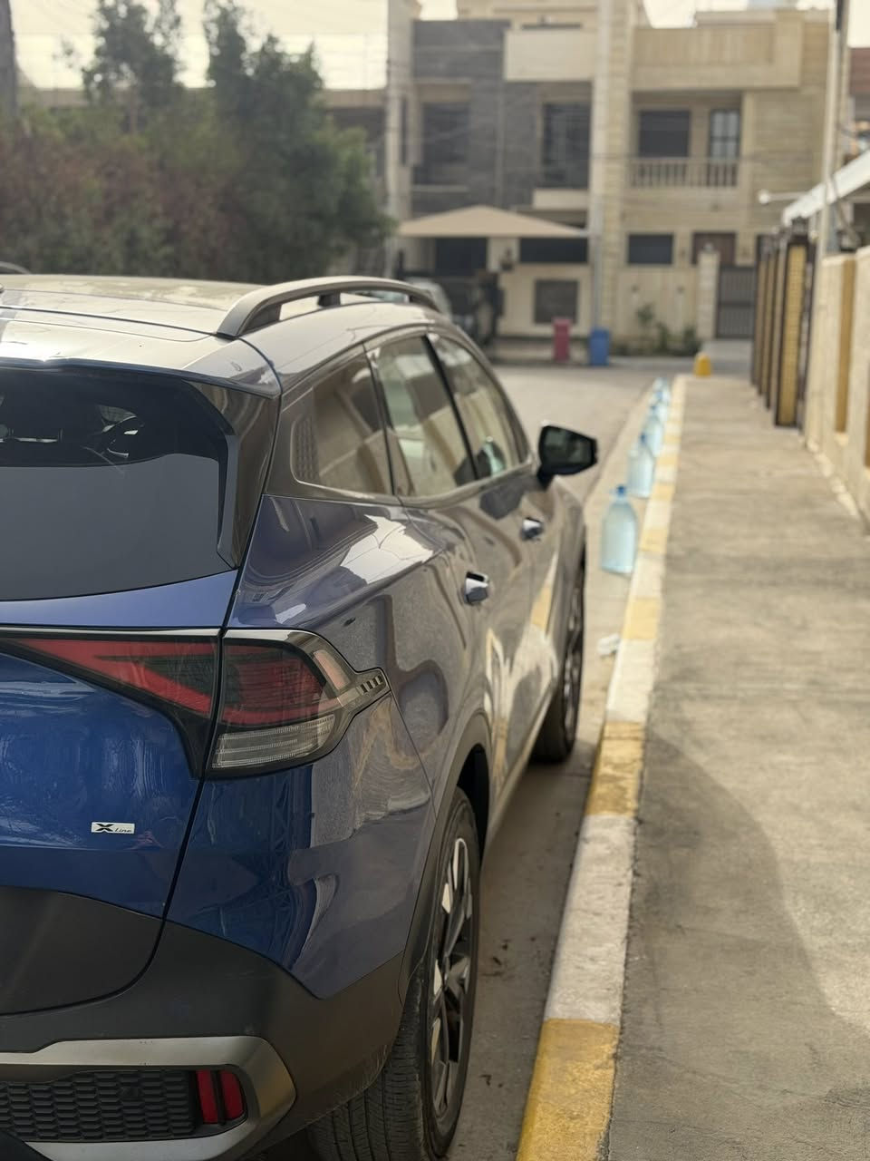 ✅للبيع سياره كيا سبورتج فئة Xline وارد امريكي 🇺🇸
✅ محرك GDI سعة 2500cc
✅ بانوراما
✅ جير أوتوماتيك
✅ تشغيل بصمة
✅ دخول ذكي (Keyless Entry)
✅ شاشة كبيرة
✅ كاميرا خلفية
✅ حساسات
✅ Apple CarPlay و Android Auto
✅ مثبت سرعة
✅ إضاءة LED
✅ جنوط رياضية X-Line
✅ مكيف ممتاز
✅ وسائد هوائية متعددة
✅ نظام مانع انزلاق وثبات إلكتروني
🚙  ماشية 65 الف كيلو متر 

▪️ مبدله قطعه واحد فقط والقطعتين الباقيات راجعات bdr
▪️ سيارة نظيفة جداً واستعمال شخصي
▪️ لا تحتاج أي مصروف شغل ومشي 
▪️ الفحص خير دليل 

💰 السعر:193$  وبيها مجال بسيط جداً 

📍بغداد السيدية  مراسلة الخاص أو الاتصال ***********
