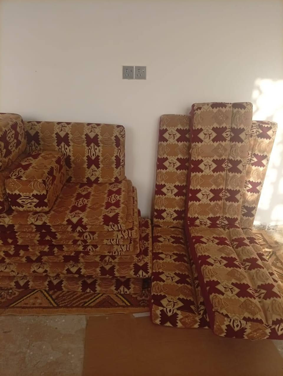 جلسه عربية مستخدمه نظيفه للبيع
دوشگ عدد٩
ركن عدد ٣
مسند ضهر ١٦
١٠ تكيات
يكفي استقبال بمسافه ٤*٩
للاستفسار اكثر *********** واتساب
مكاني الشطرة عندك ديوان للبيع دزه خاص
