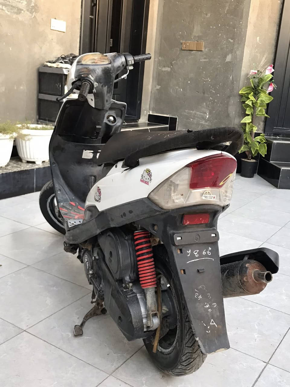 سلام عليكم ماكس عدله للبيع بوشه بلاد كامله مكمله شلعه ومعدل نقصها بس كلوبات اشاير وباتري ب 600 وبيها مجال مكان تحرير ***********
