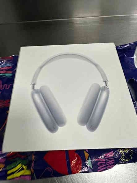 سلام عليكم سماعة ايفون ابل الاصلية 2023السماعة صوتهة كلش حلو النضافة 80)100ملاحضة السماعة وكعت مني وطكت الاستيكة مثل ما واضح بل صورة يرادلهة تبديل من الشركة مكان الشركة ب زيونة السعر 300$وبيهة مجال الهاتف ***********خاص متواجد مكاني بغداد الكرادة
