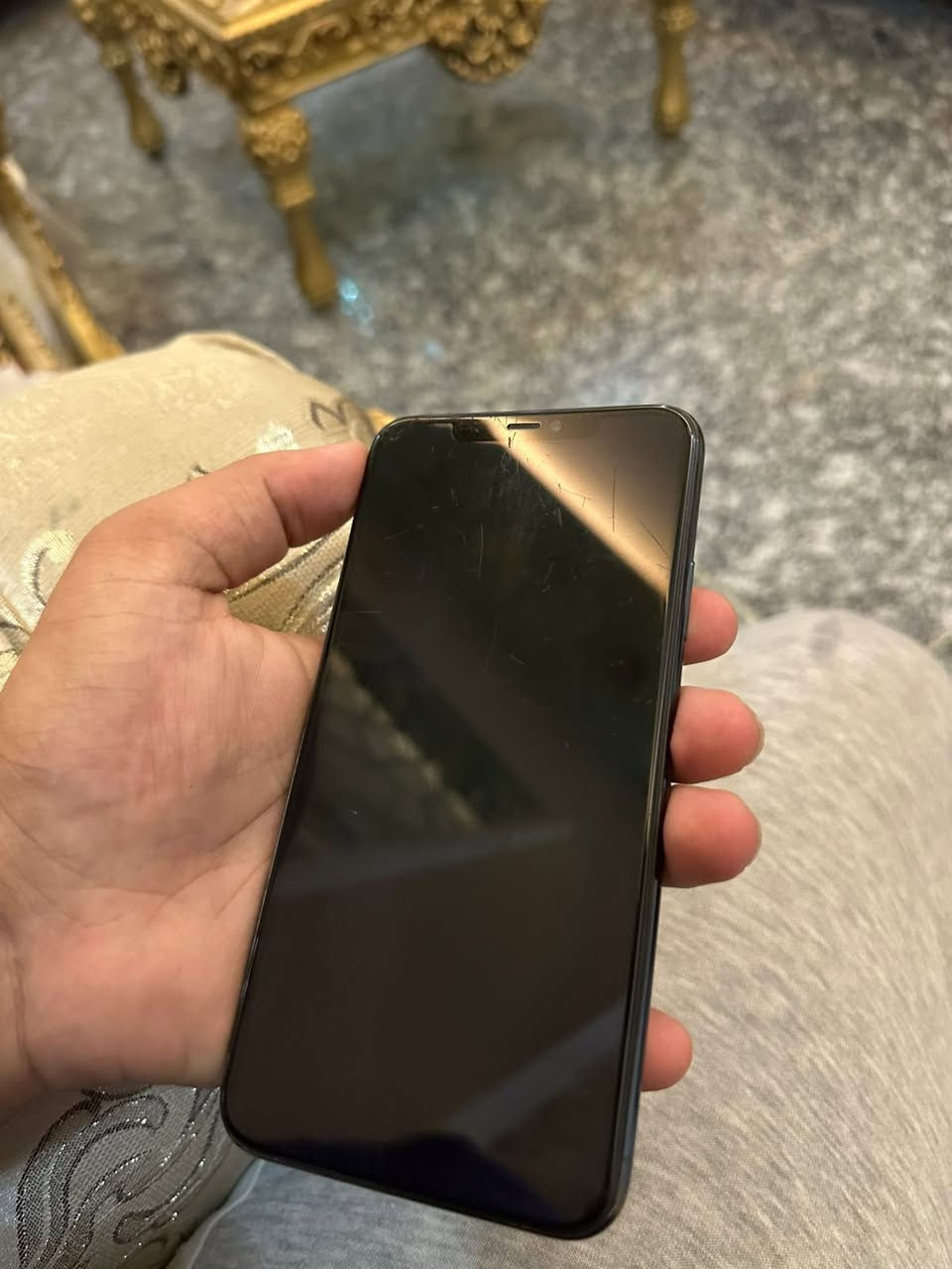 11 pro Max
ايفون ١١ برو ماكس للبيع 

مبدل فقط بطاريه والشاشه بيها شخوط كلشي شغال 

*********** بغداد مدينه الصدر 
250 الف
