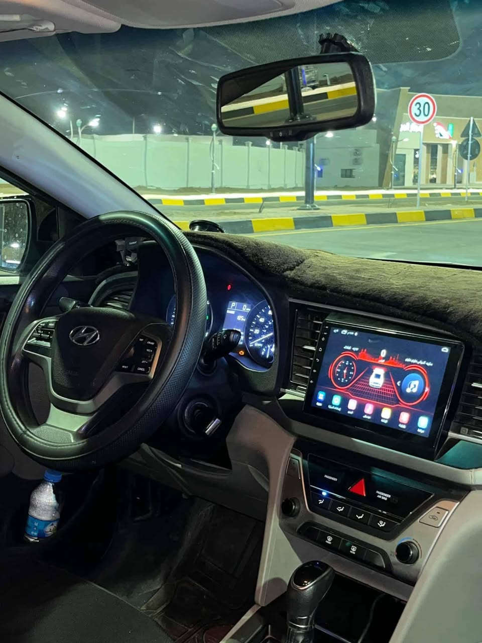 مواصفات se لون اسود
1.محرك 2000 دوش المرغوب✈️
2.لايت زينون
3.شاشه كبيره لمس
4.تحكمات ستيرن
5. ثلاث انظمة قياده(نورمل. ايكو. سبورت) 💀
6.تراكشن(مانع انزلاق)
7. كير اوتوماتيك AT المرغوب
8.ماشيه 146 الف بس
السياره مواصفاتها معروفه وسياره مرتبه الضرر بامريكا بس البنيد وبلعراق صاير بيها مكانات بارد وفحص موجود السياره سعرها 118وبي مجال او المراوسه حسب القناعه الرقم ***********  مكان السياره موصل ايسر
