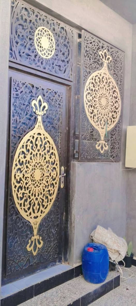 بيت 🏠 للبيع المساحة 120م مسلح جديد غرفة صاله مطبخ براني صحيات داخلية وخارجية والطابق الثاني صاله كبيره وصحيات مكان البيت بالشراكية 6
خلف الشارع الخياط يفتح مدرسة 🏫 
السعر 77 مع المجال 
للاستفسار اكثر اتصال ع أرقام المكتب المعالي للعقار حي العسكري قرب النجده بالسماوة 
***********
***********
