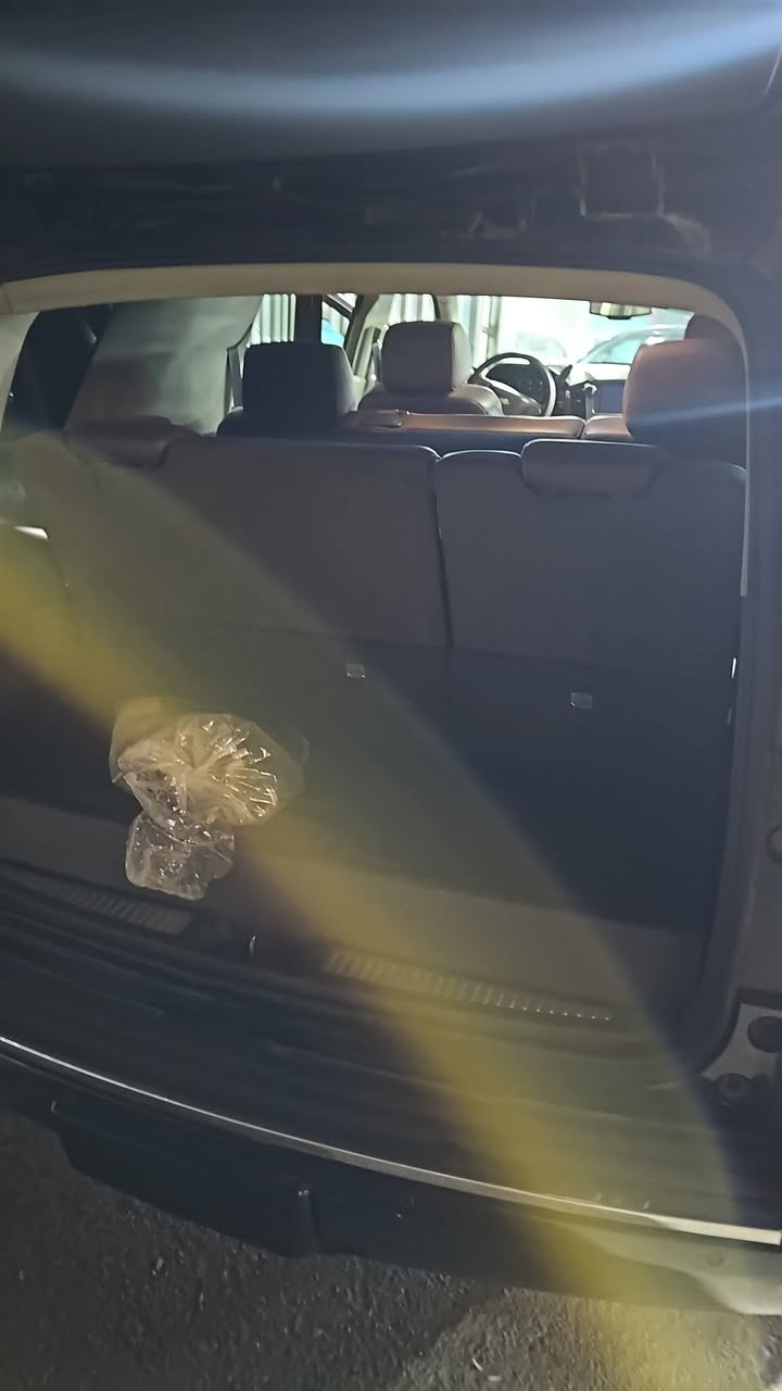 تاهو 2016 LTZ معروف  موصفتها فول للخير بجم كبس 310 بيها مجال ترهم مرواس حسب قناعه


**إذا كنت صاحب هذا الإعلان وتريد حذفه لأي سبب، رجاءا أرسل رسالة إلى الدعم الفني**