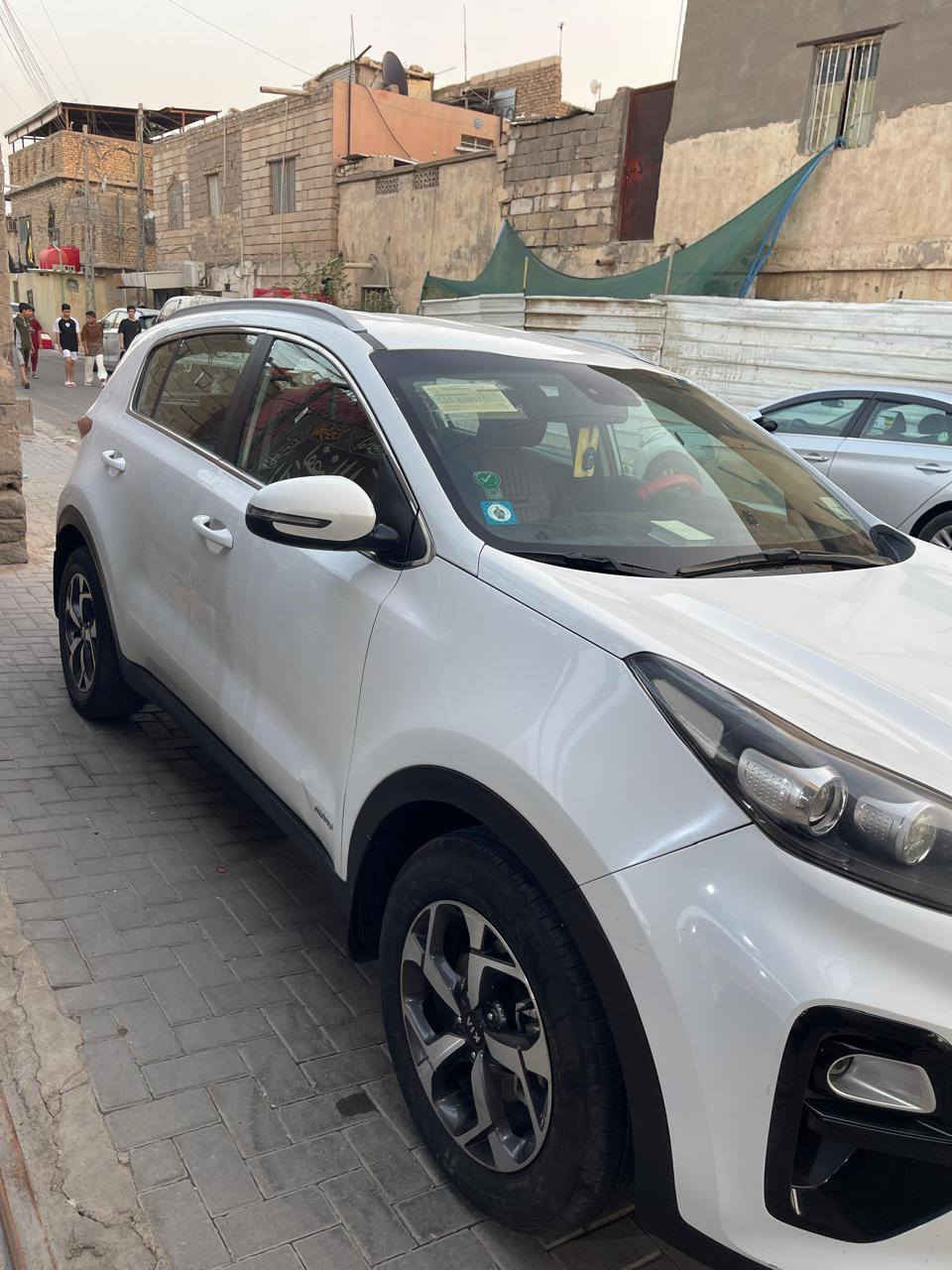 كيا سبورتج مديل 2019 خليجي سيارة بدون حادث كفاله عامه كير مكينه صبغ حجم المحرك 2400 GDI
كيا سبورتج مديل 2019 خليجي سيارة بدون حادث كفاله عامه كير مكينه صبغ حجم المحرك 2400 GDI
ماشيه 125كم تقرير السونار مالته مرفق 
السعر 173وبيه مجال بسيط 
مكاني البصرة 
متواجد واتساب ***********
