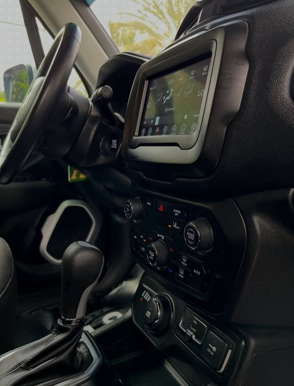 جيب رنجيد موديل ٢٠٢١ للبيع فقط حادث خفيف دعامية فقط مرشوش صبغ ايرباك سليم محدثه ماشية ٦٤ السيارة بأسمي رقم اربيل تحويل ثاني يوم السيارة سليمة وجاهزه من كل الجوانب تخم تاير جديد وتخم أذاين جدد وتحديث بسيط وشومات وسيباية ولايت زينون محركها ٢٤٠٠ فور ويل دفع رباعي مواصفات فول عدى فتحه السقف السعر ١٤٣ بيه مجال بسيط مكاني بغداد الدورة ***********
