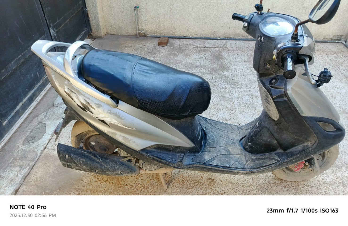 السلام عليكم 
دراجه ناريه (ماكس ١٤٠)
دبلات امامي خلفي جديد كابريته جديده تايوان شوته و سلف جديد
مجفت مره وحده 
كهربائيات شغالة ونضيف 
السعر: 500 الف وبيه مجال 
الي حاب يشتري أو يستفسر الرجاء الاتصال على هذا الرقم
***********
