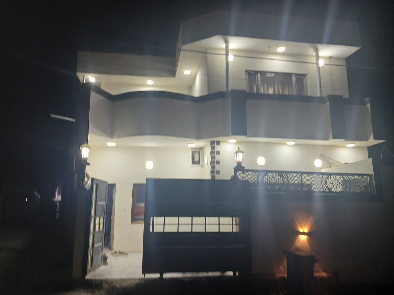 بيت زراعي ١٣٠ متر ركن صياده 

شارع تبليط خدمات 

بناء صفر جديد  بناء ٢٠٢٥

السعر ٦٥مليون  ٣ غرف نوم صفر ٤ في ٤ حجم الغرفه 

استقبال مطبخ صحيات ٢ حمامات ٢ 

***********
