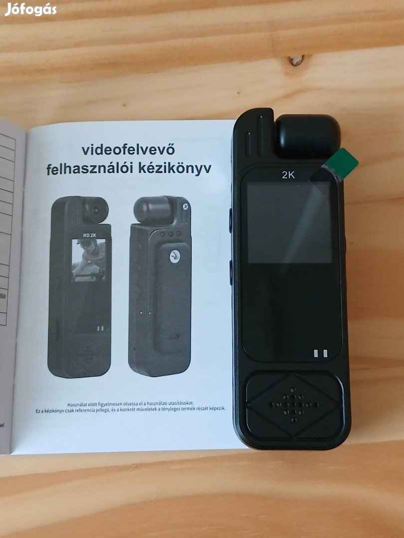 كاميرا تسجيل فيديو بدقة HD 2K عدسة متحركة 180 درجة - جديدة
كاميرا فيديو محمولة (Body Cam) متعددة الاستخدامات، مثالية للرياضيين، أصحاب الدراجات، أو لأغراض التوثيق والأمان الشخصي.
​المميزات:
​جودة عالية: تصوير بدقة Full HD وحتى 2K لوضوح عالي جداً.
​عدسة مبتكرة: تدور بزاوية 180 درجة للتصوير الأمامي أو الخلفي أو السيلفي بسهولة.
​شاشة ملونة: بمقاس 1.3 إنش لمراجعة الفيديوهات فوراً.
​رؤية ليلية: تدعم التصوير بالأشعة تحت الحمراء في الظلام (Night Vision).
​سعة تخزين: تدعم ذاكرة خارجية حتى 128 جيجابايت.
​تصميم عملي: مزودة بمشبك (Clip) خلفي لتعليقها على الملابس أو الحقيبة، ومكان مخصص للتثبيت على ترايبود (Tripod).
​تسجيل مستمر: خاصية Loop Recording (المسح التلقائي للأقدم عند امتلاء الذاكرة).
​البطارية: قابلة للشحن وتدوم لفترة طويلة في التسجيل المستمر.
​الحالة: جديدة تماماً مع الكرتون والكتالوج.


**إذا كنت صاحب هذا الإعلان وتريد حذفه لأي سبب، رجاءا أرسل رسالة إلى الدعم الفني**