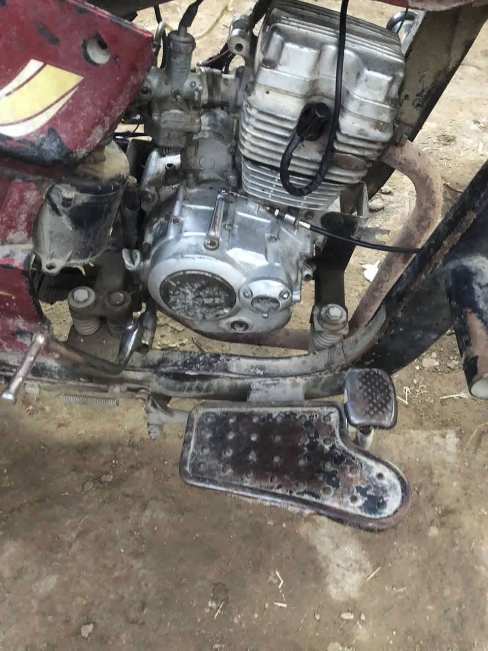 السلام عليكم ستوته ابيع موديل ٢٠ بيه وراق  سعره ٦٠٠ رقم تلفوني ***********
