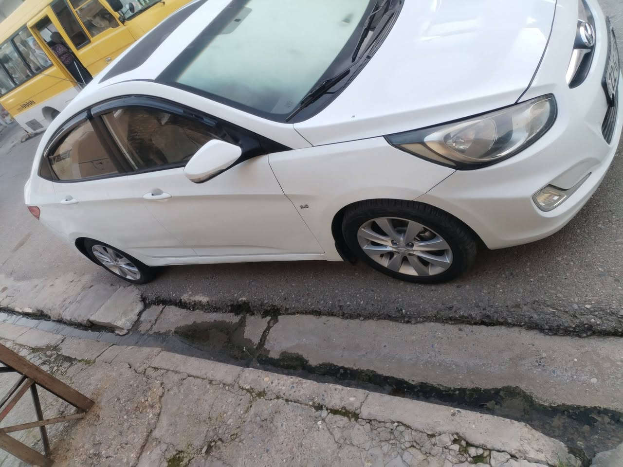 #للبيع
أكسنت مضلع 2013

سيارة نضيفة حيل محرك 16 جديد مال گصة ماصار شهر مشدود عليها ضررها قطعتين وملاحضات بسيطة سعرها 103وبيها مجال العنوان موصل الجانب الأيسر التواصل عالخاص وعالأرقام الموجودة ***********

***********
