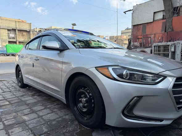 السلام عليكم 
النترا موديل 2017 مواصفات SE السيارة وارد امريكي  حادثه هاوزن وربع الخاملغ خلفي صفحة العبري وبلعراق بيه دوسة صفحة اليمنه معمرة والسيارة مكينه دوش ألفين المرغوب لاتبخير ولاتنقيص السيارة تخم تايرات دوشمة جديدة 

كير ومكينه مامفتوح السيارة جديدة 

السعر 135 وبيه مجال للاستفسار الاتصال ***********
