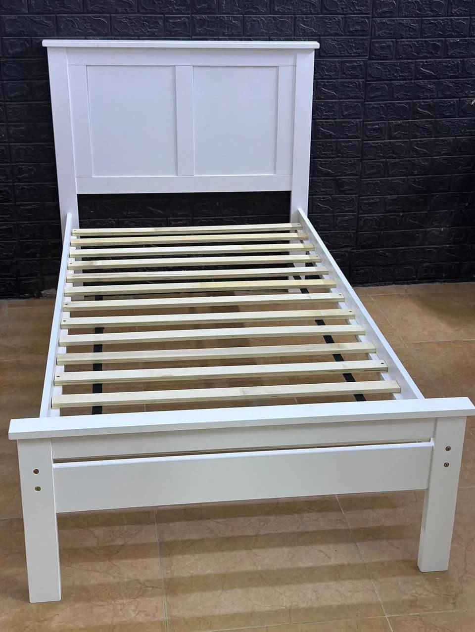 ✨ أسِرّة ماليزي خشب زان درجة أولى ✨
جودة ممتازة – متانة مضمونة – موديلات راقية تناسب كل البيوت

🛏️ الألوان المتوفرة:
أبيض – رصاصي – نيلي – جوزي – بيجي

🛏️ الأنواع المتوفرة:
• سرير طفل
• سرير شبابي
• سرير طفل طابقين
• سرير شبابي طابقين

🛏️ القياسات:
جميع القياسات متوفرة حسب طلبكم

🪵 المواصفات:
• خشب زان ماليزي درجة أولى
• متين ويتحمل أثقل الأوزان
• موديلات حديثة وتشطيب راقي

🛏️ الدواشك:
• الدواشك متوفرة لجميع القياسات وبجودة ممتازة

🚚 التوصيل:
• توصيل بغداد مجاني
• المحافظات 10 آلاف فقط

📩 كل ما عليك تراسلنا… وإحنا نشرحلك كل التفاصيل وتختار المناسب إلك
📞 ***********
